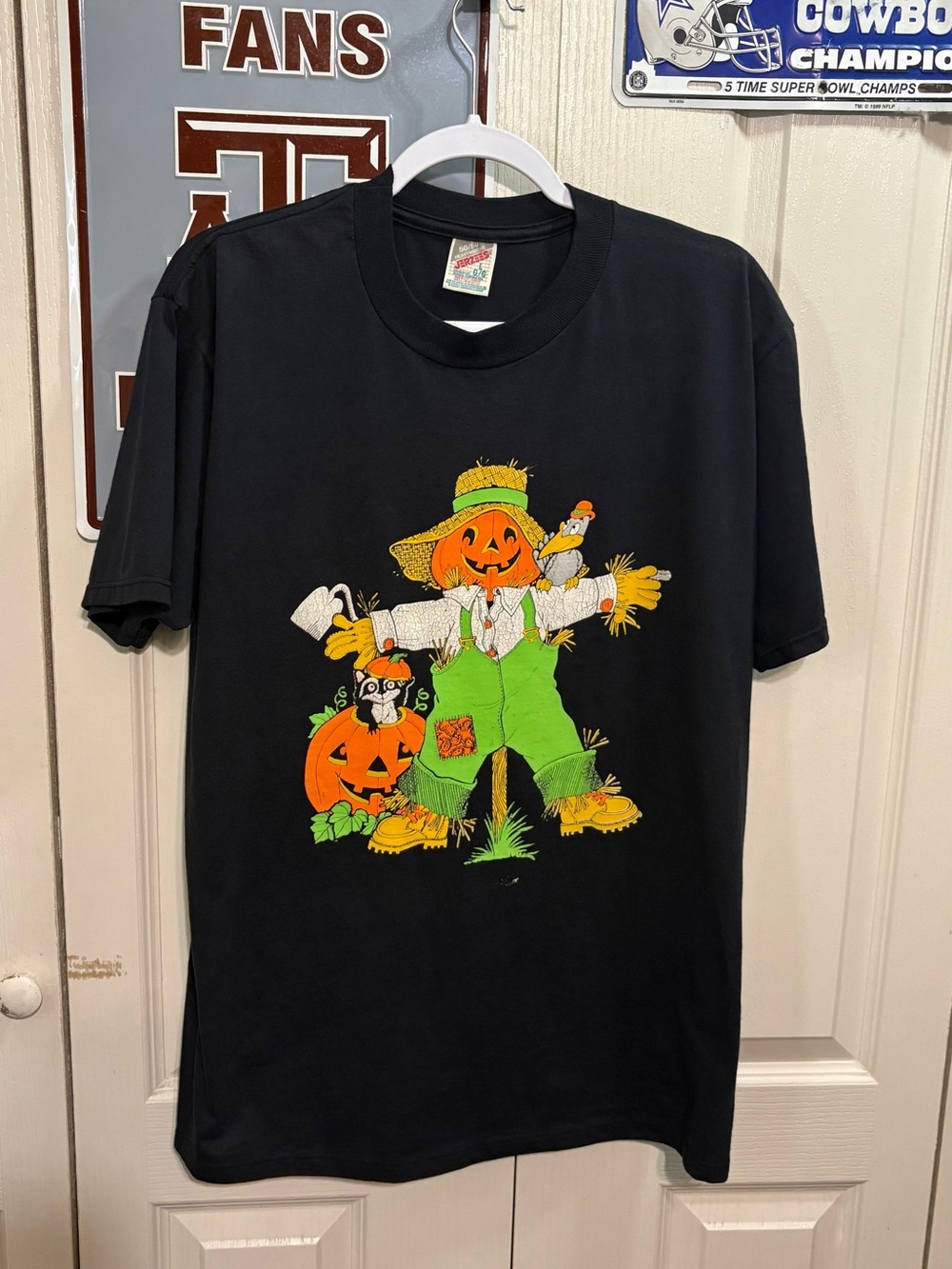 Vintage Halloween Pumpkin Scarecrow Tee - Black